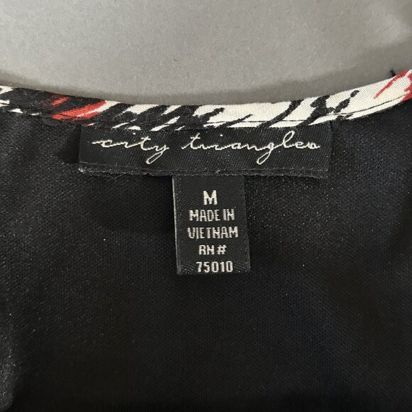 City Triangles pattern Dress - Picture 4 of 4